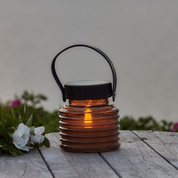Sirius Aston Solar dekorativ LED-krukke Ø12cm i rav sort brun med maritim lanternedesign